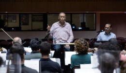 gilberto-santa-rosa-celebra-la-majestuosa-obra-del-maestro-jose-madera-con-hablando-musica-la-musica-de-jose-madera